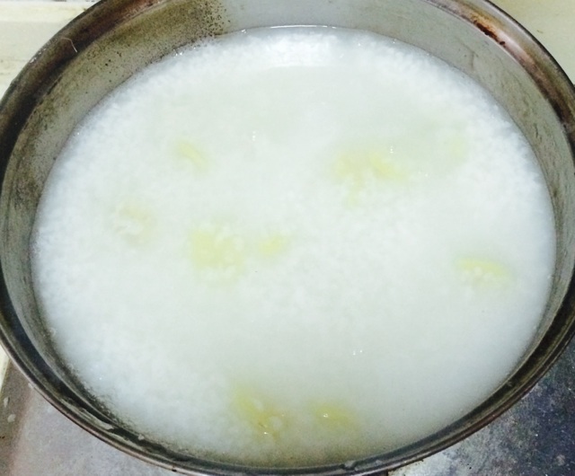 一品鲜潮汕海鲜粥|嫩粥底快速熬制|养老公不重样的做法图解4