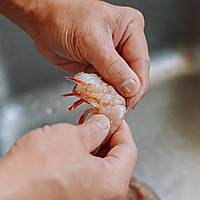 培根蝴蝶虾 | 漂洋过海的美式中餐，酥脆鲜香孩子最爱的做法图解1