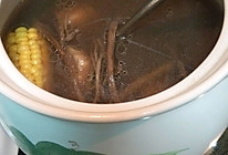 茶树菇玉米排骨汤的做法