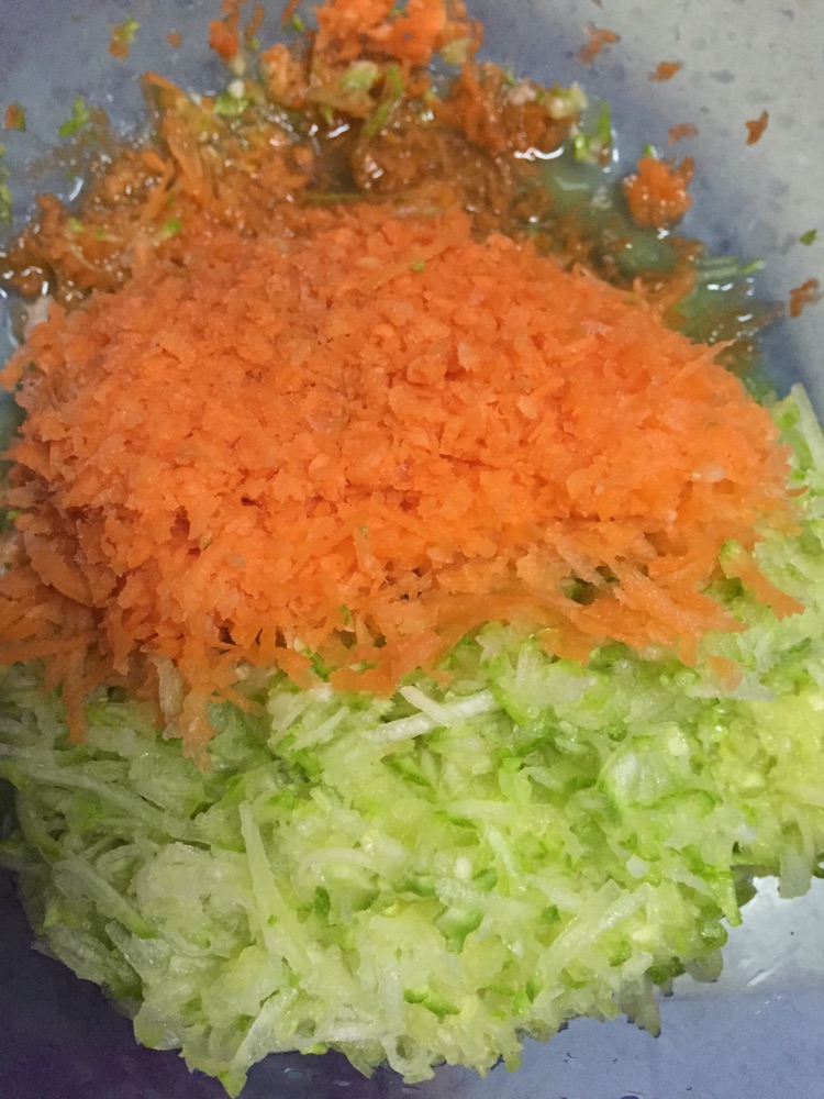 豆渣饼的做法图解2