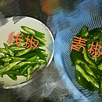 青椒回锅肉的做法图解2