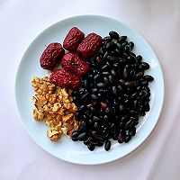 黑豆豆浆的做法图解1