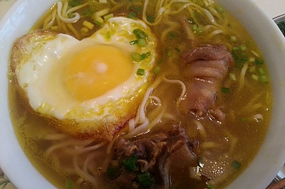 土鸡汤手擀面