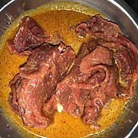 双色椒炒牛肉的做法图解1