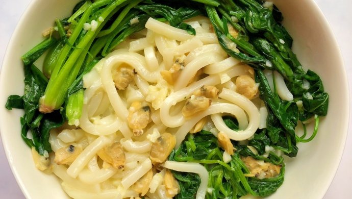 蛤蜊奶香乌冬面