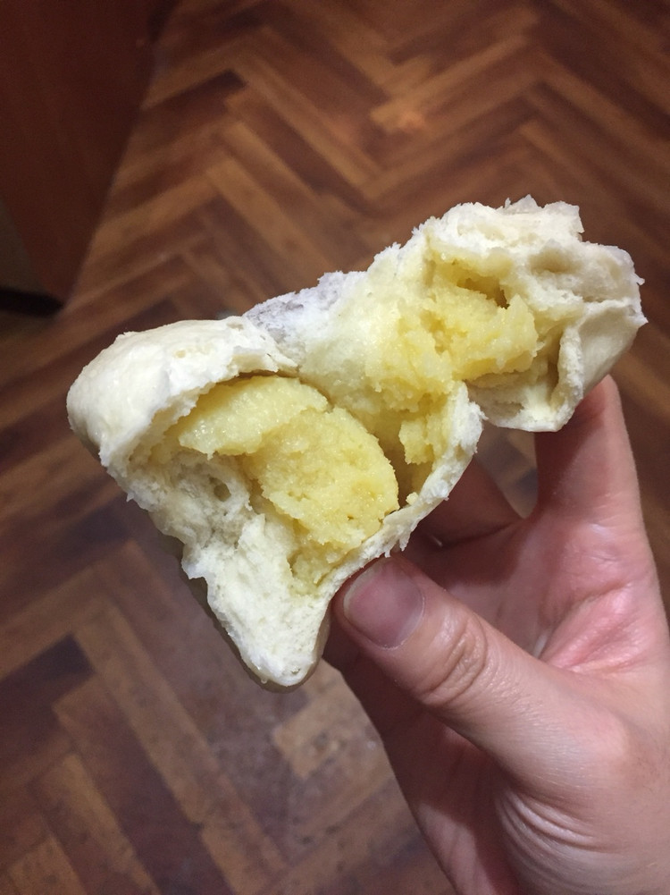 手工自制奶黄包（面食多种花样详解）的做法