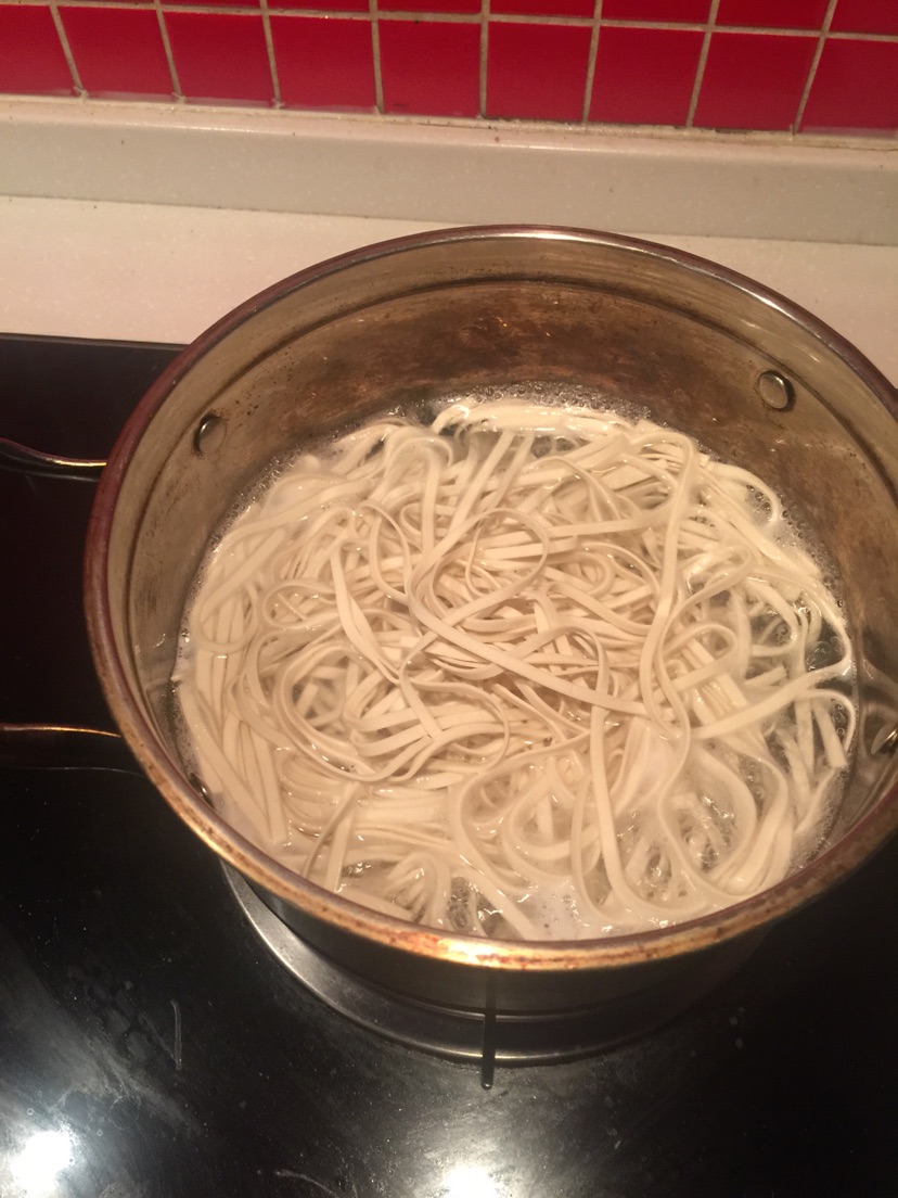 家常肉丝菜汤面的做法图解4