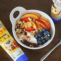 #多巴胺烘焙#夏日营养快手早餐～水果炼奶酸奶碗的做法图解5