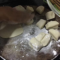 炸油饼的做法图解1