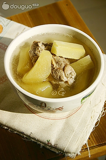 苹果竹蔗猪骨汤的做法