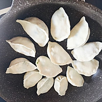 水煎饺的做法图解9