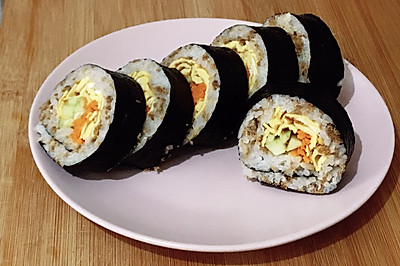 牛肉松紫菜包饭