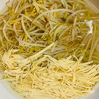 瘦身菜肴凉拌豆芽的做法图解7