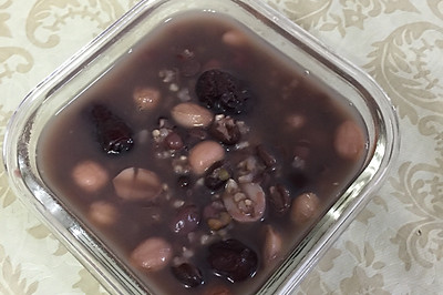 红豆薏仁黑豆花生绿豆糙米粥