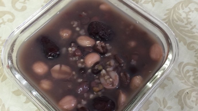 红豆薏仁黑豆花生绿豆糙米粥
