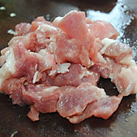 豆腐泡炒肉片#舌尖上的外婆香#的做法图解2