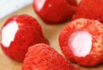 草莓练乳冻奶的做法