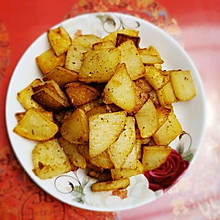 炕土豆——家常土豆做出烧烤味儿