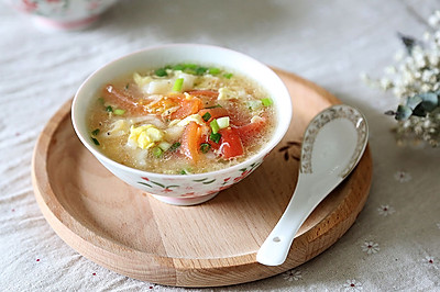 清爽夏日：番茄疙瘩蛋花汤