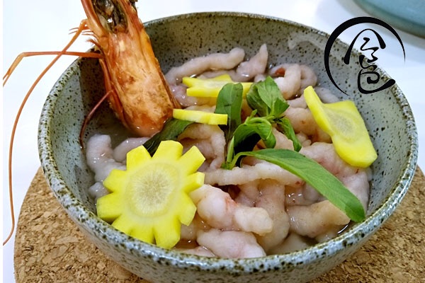 「回家菜谱」——海带高汤虾面的做法