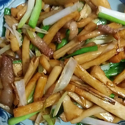 杏鲍菇炒蒜苗