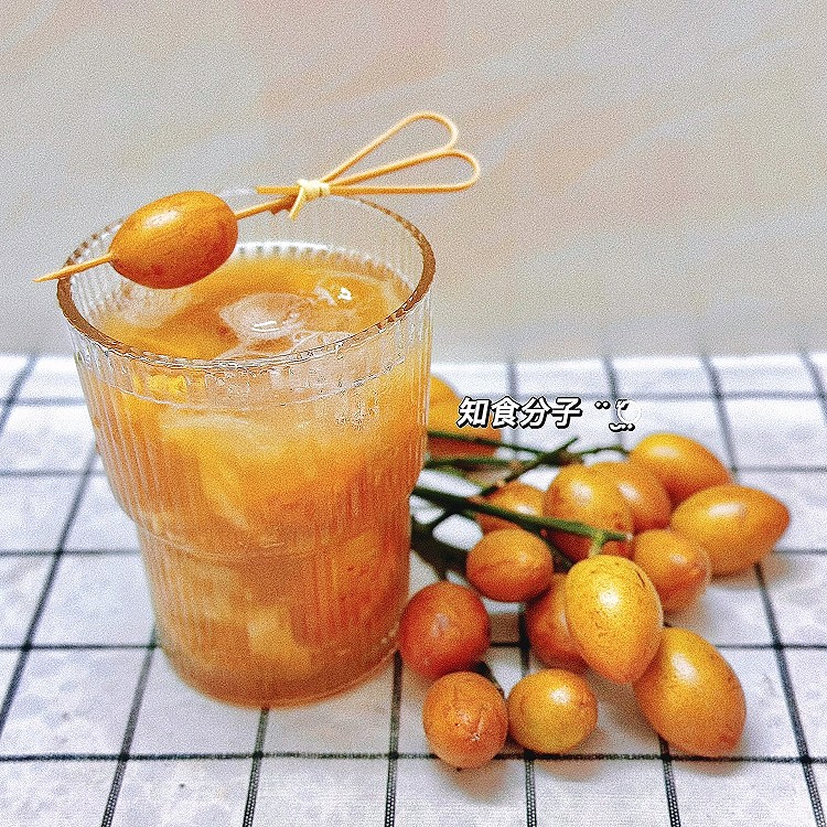 黄皮红茶饮的做法