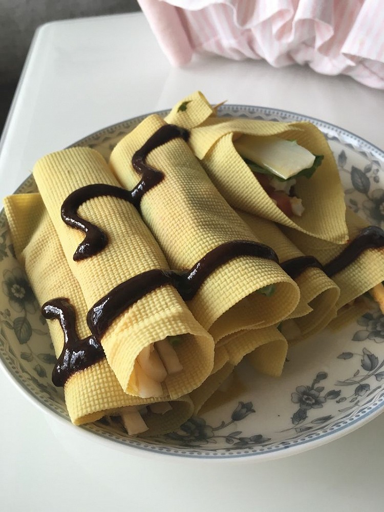 香椿笋片卷的做法