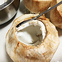 #少盐饮食 轻松生活#怎么清洗和处理椰子的做法图解2