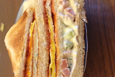 鸡蛋火腿三明治