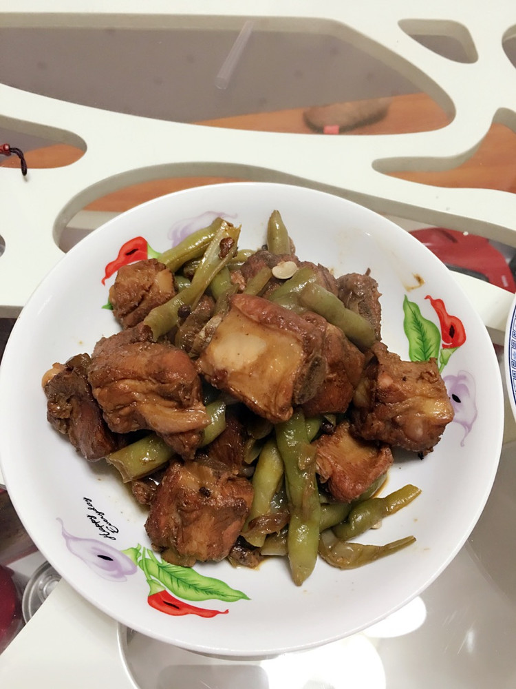 排骨炖豆角的做法