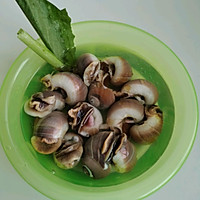 简单鲜美的盐水煮香螺的做法图解2