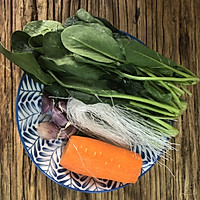 凉拌菠菜粉丝的做法图解1