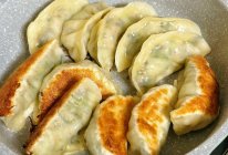 白菜香菇素饺子做法的做法