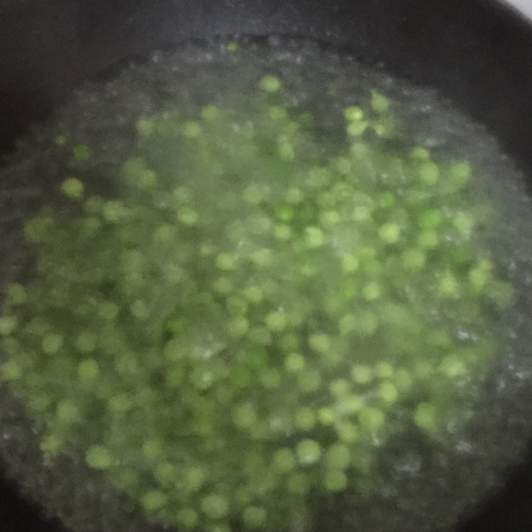 大豆火腿炒饭的做法图解1