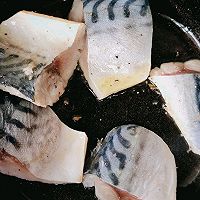 挪威青花鱼拌莴笋丝的做法图解5