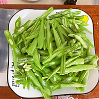 橄榄菜肉末四季豆的做法图解3