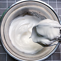 春日甜品#草莓抱抱卷的做法图解9