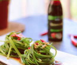 #刘畊宏女孩减脂饮食#酸酸辣辣的凉拌蒜苔的做法