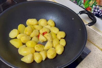 简单易做的红烧土豆（家常菜）