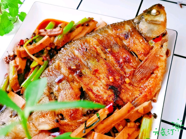 红烧鳊鱼
