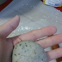 从内至外全是黑芝麻面包的做法图解12