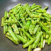 #黄河路美食#干煸橄榄菜四季豆的做法图解5
