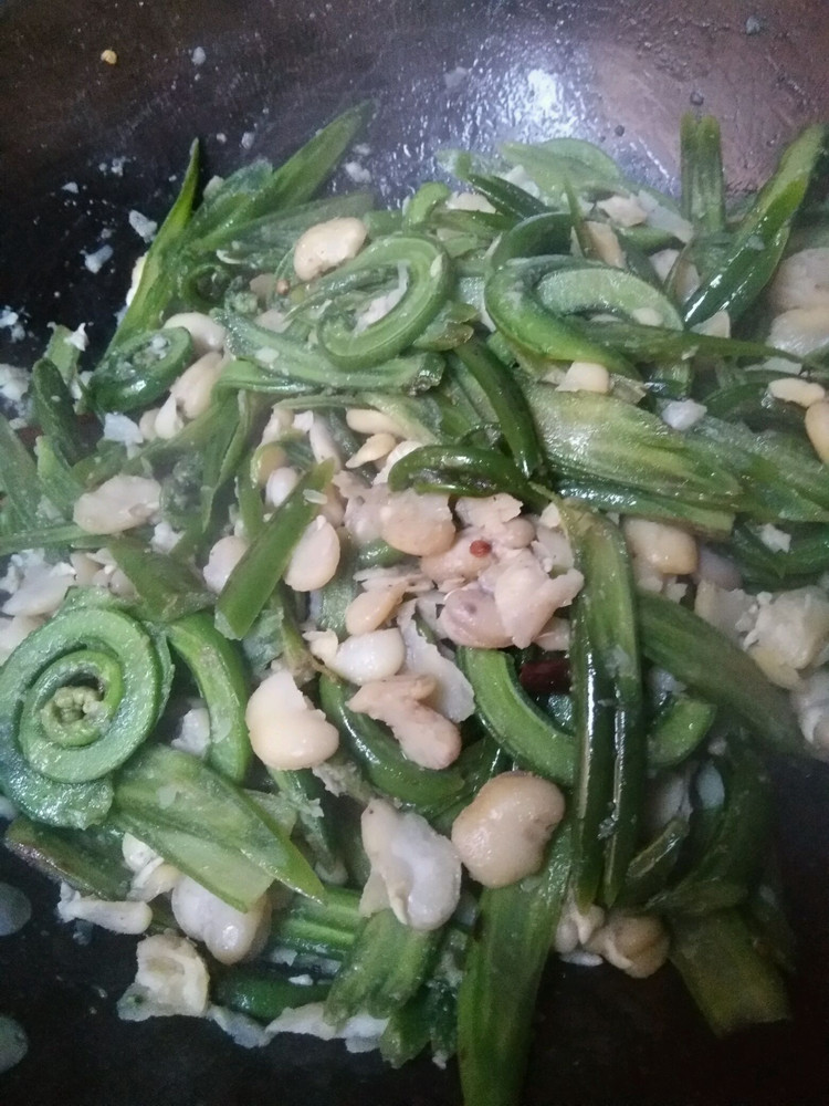 炒水蕨菜的做法