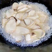 #米饭最强CP#青椒火腿肉炒菌菇的做法图解4