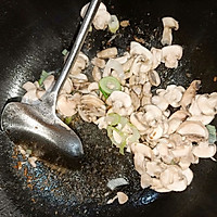 蘑菇肉片汤的做法图解8