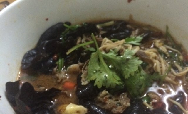 肥牛木耳金针菇