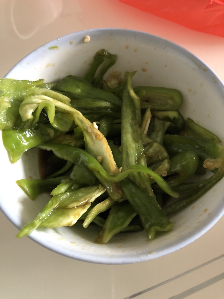 凉拌青椒的做法