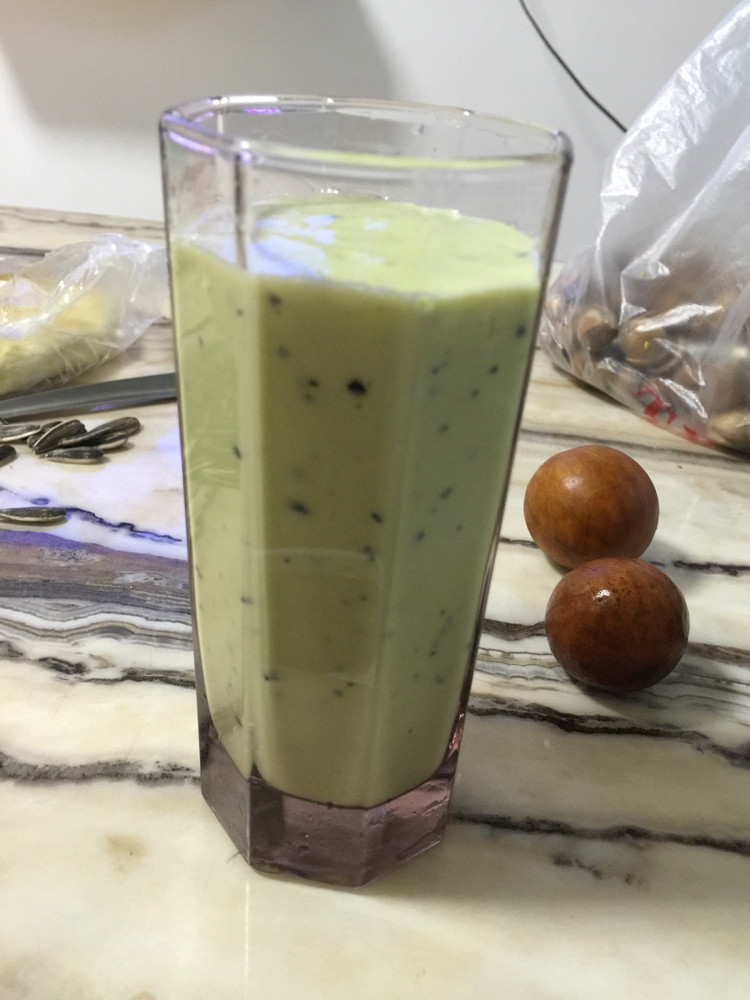 百香果牛油果奶昔的做法