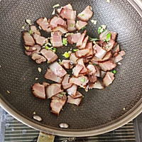 青椒腊肉的做法图解1