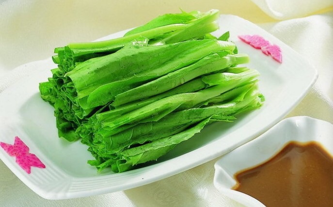 炒油麦菜的做法图解1